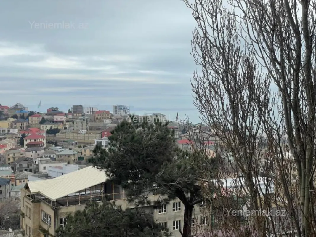 Satılır 2 otaqlı köhnə tikili 65 m²