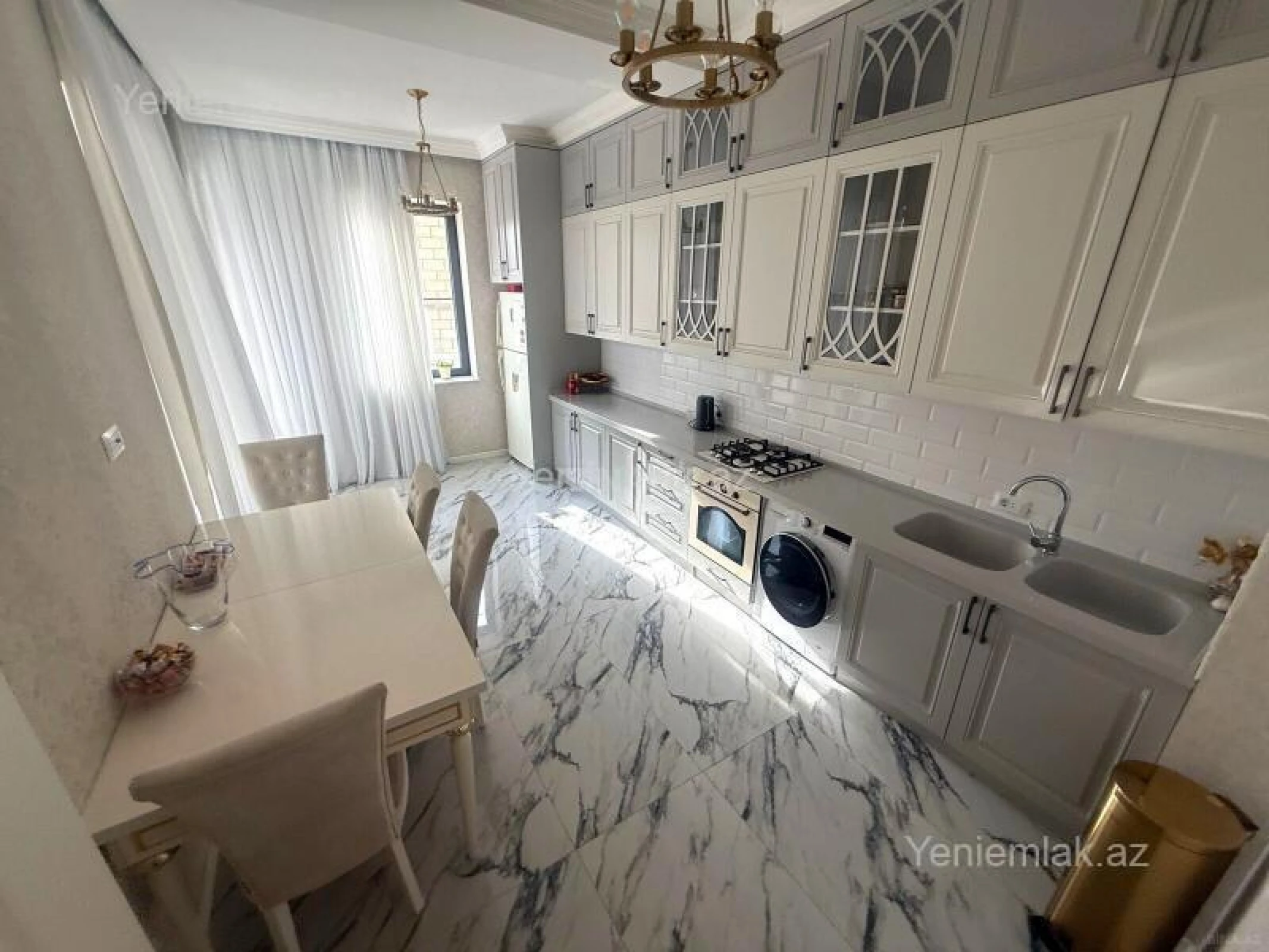 Satılır 6 otaqlı həyət evi 400 m²