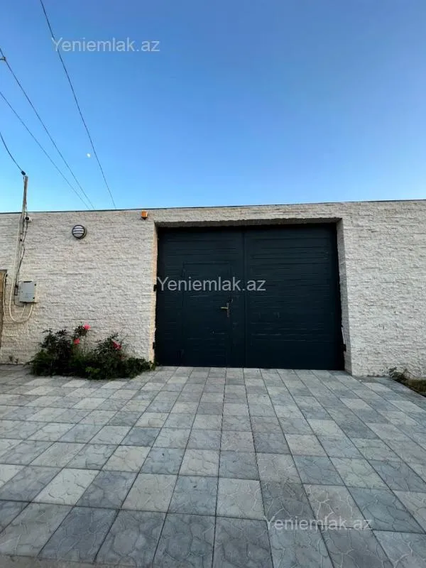 Satılır 6 otaqlı həyət evi 400 m²