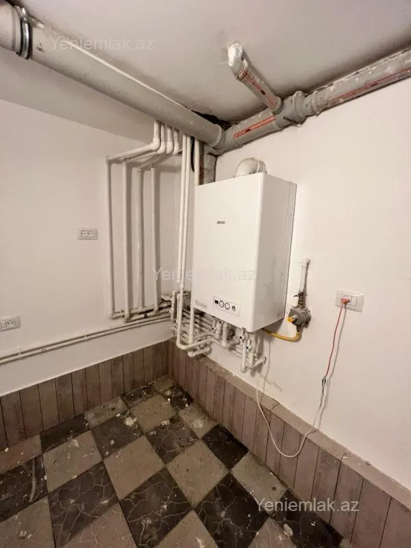 Satılır 6 otaqlı həyət evi 400 m²