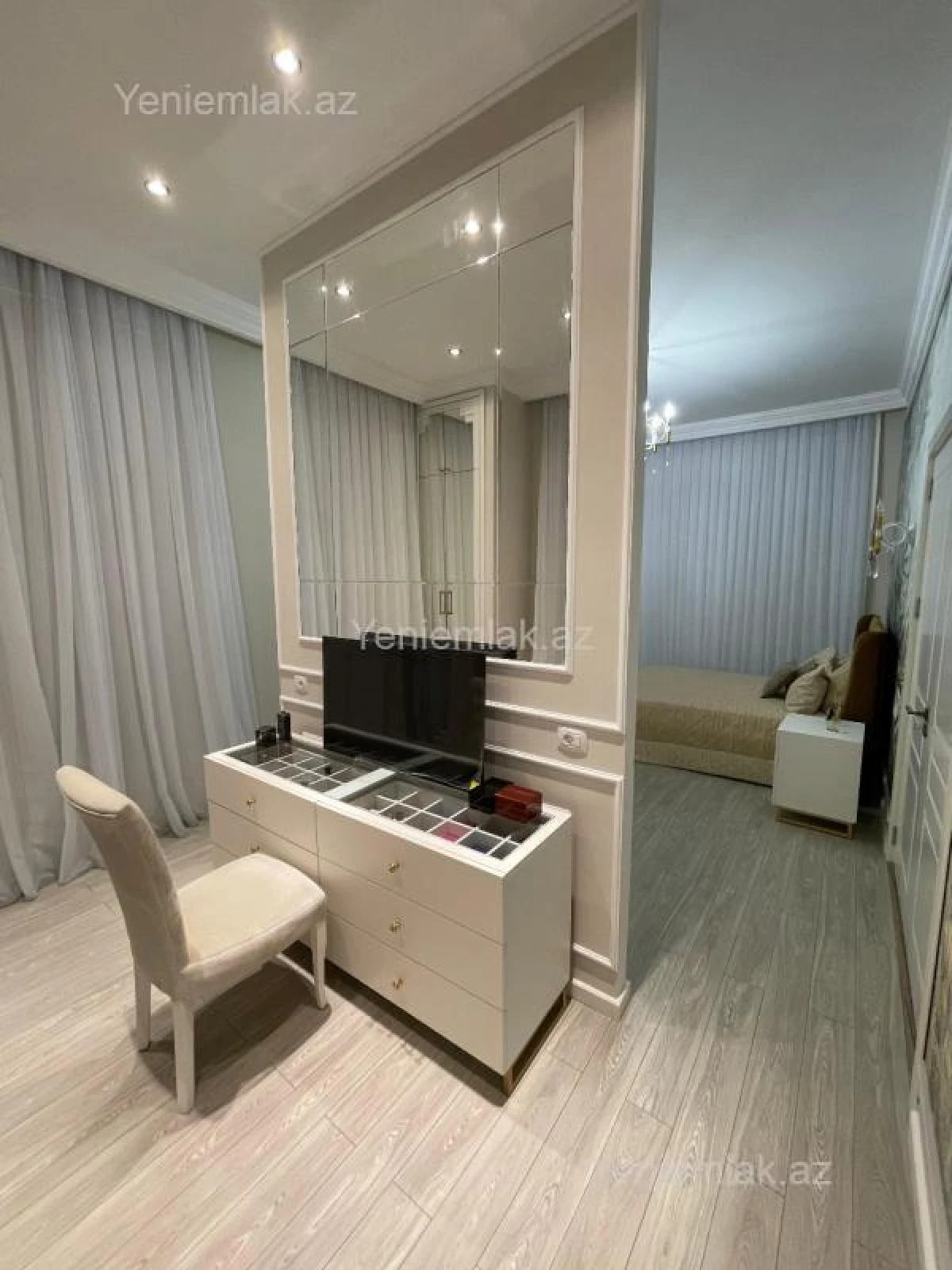 Satılır 6 otaqlı həyət evi 400 m²