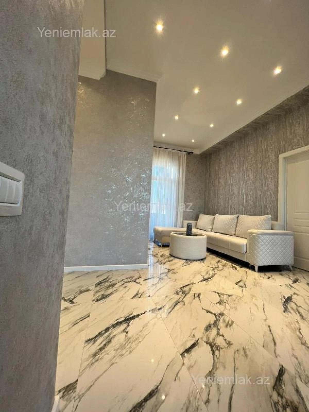 Satılır 6 otaqlı həyət evi 400 m²