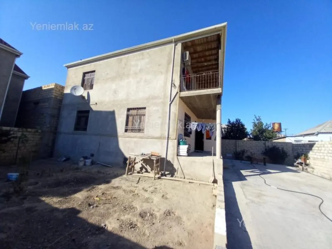 Satılır 5 otaqlı həyət evi 220 m²