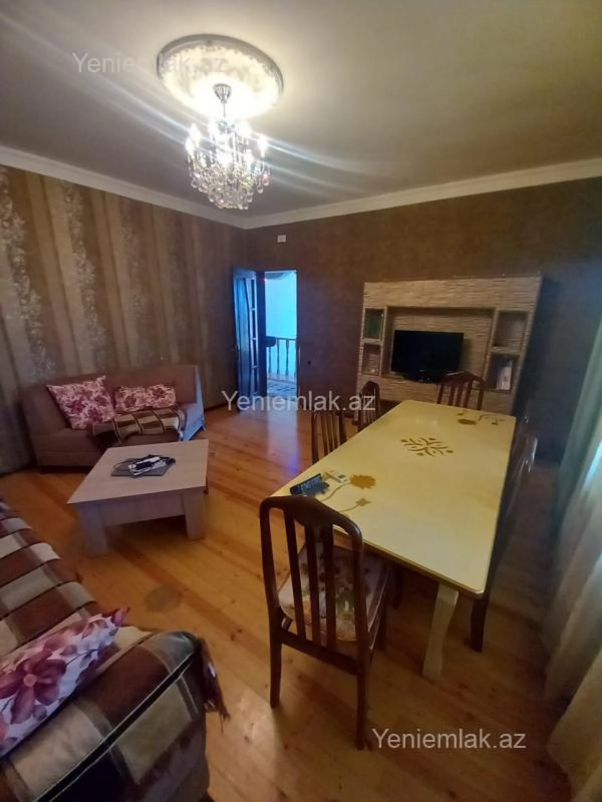 Satılır 5 otaqlı həyət evi 220 m²