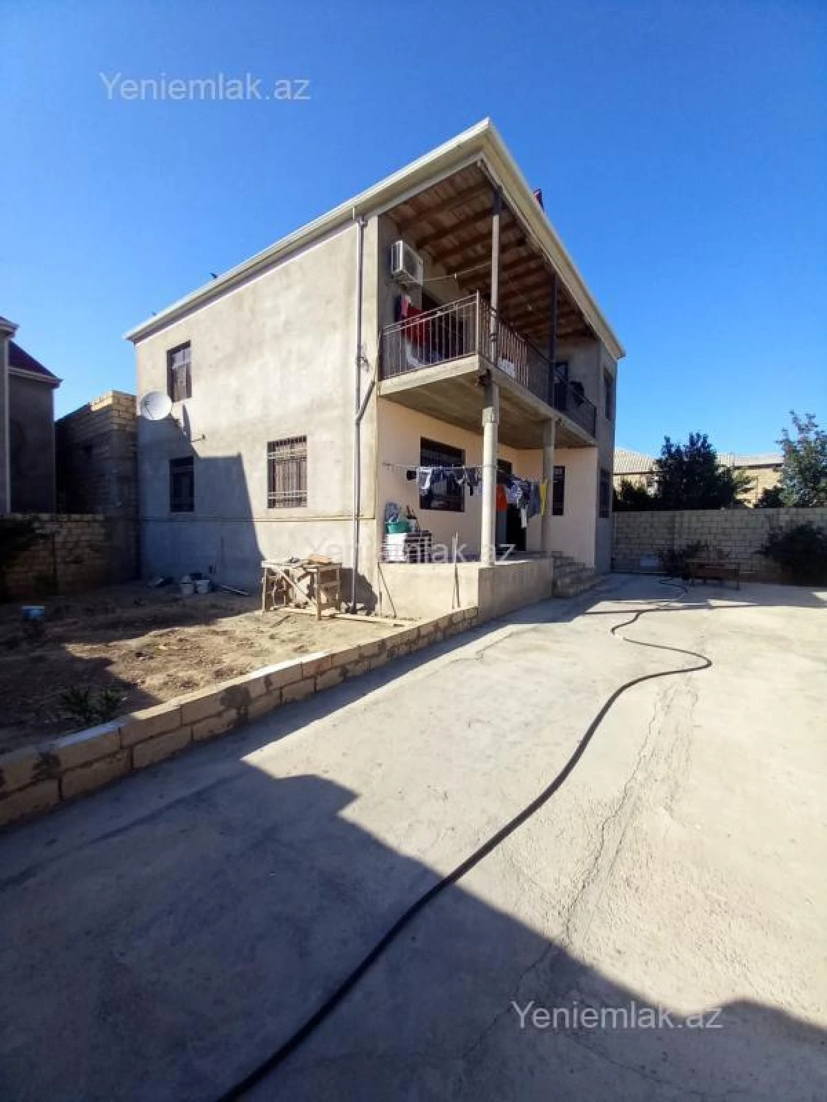 Satılır 5 otaqlı həyət evi 220 m²