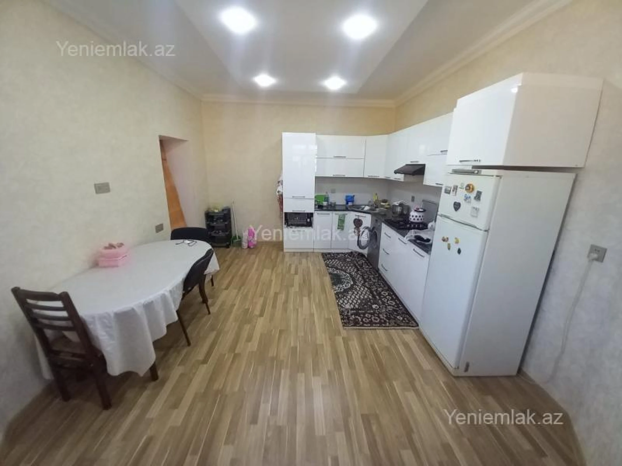 Satılır 5 otaqlı həyət evi 220 m²