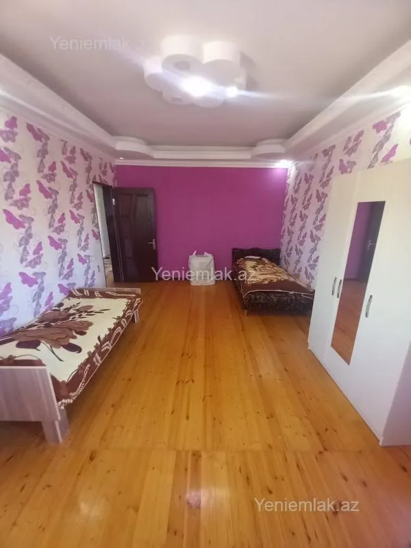 Satılır 5 otaqlı həyət evi 220 m²