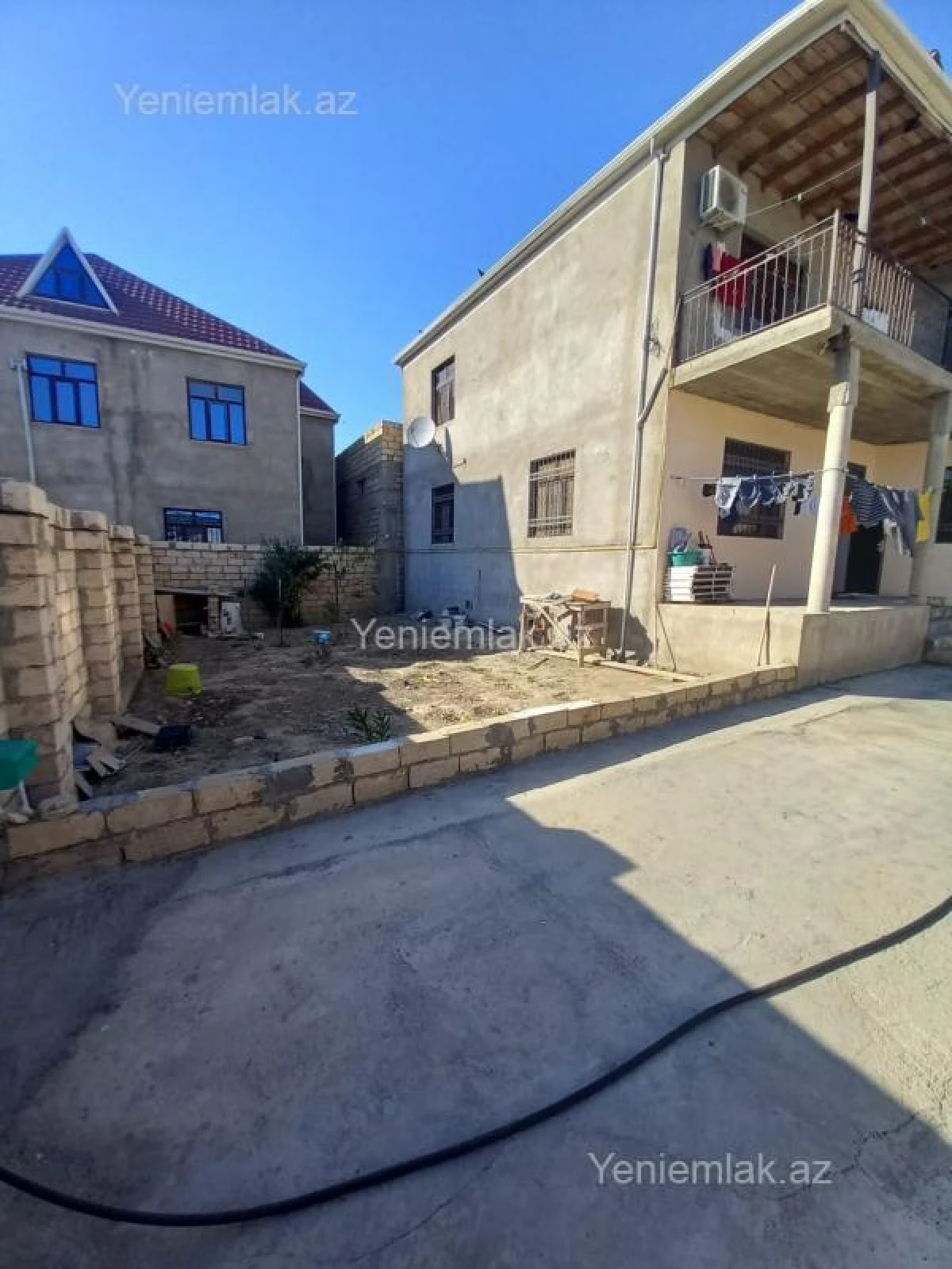 Satılır 5 otaqlı həyət evi 220 m²