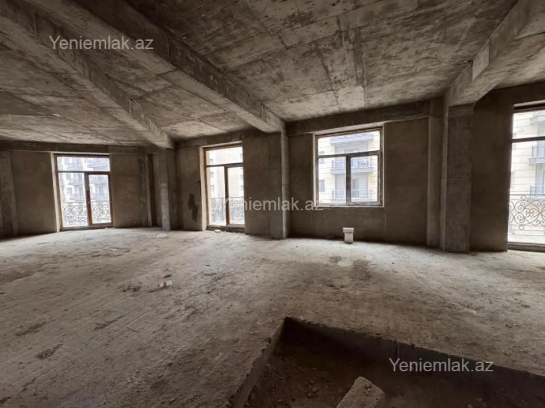 Satılır 4 otaqlı yeni tikili 210 m²