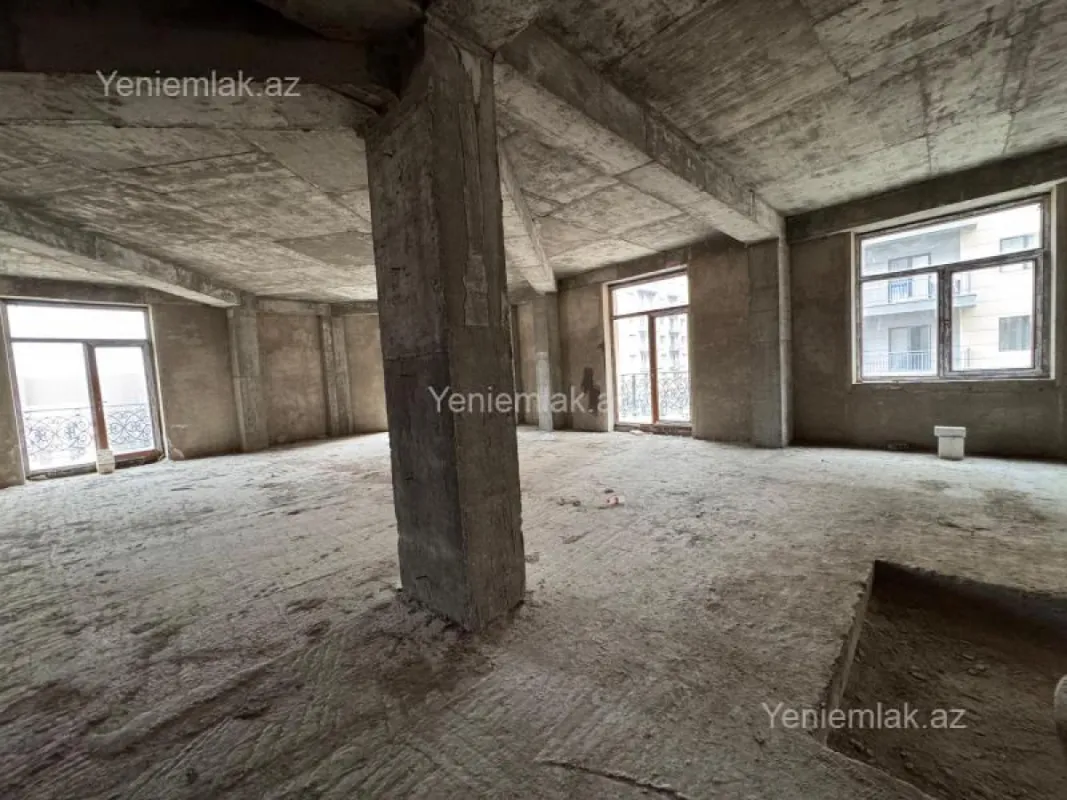 Satılır 4 otaqlı yeni tikili 210 m²