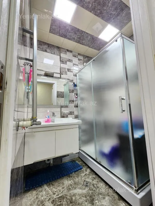 Satılır 5 otaqlı köhnə tikili 110 m²