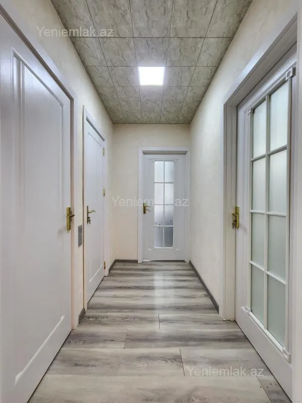 Satılır 5 otaqlı köhnə tikili 110 m²