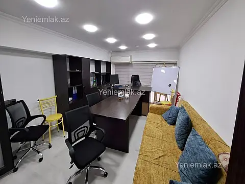 Satılır 4 otaqlı ofis 80 m²