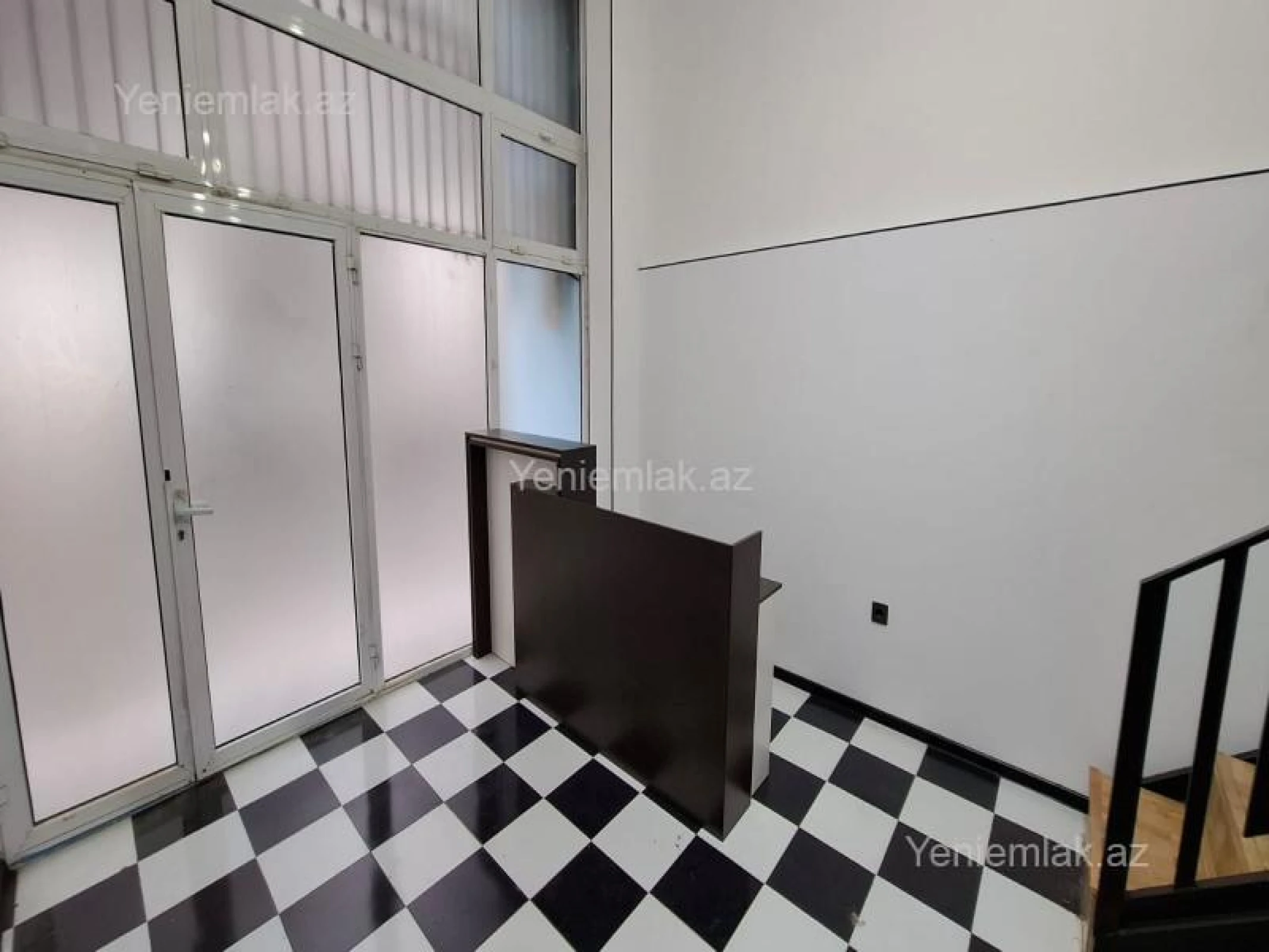 Satılır 4 otaqlı ofis 80 m²