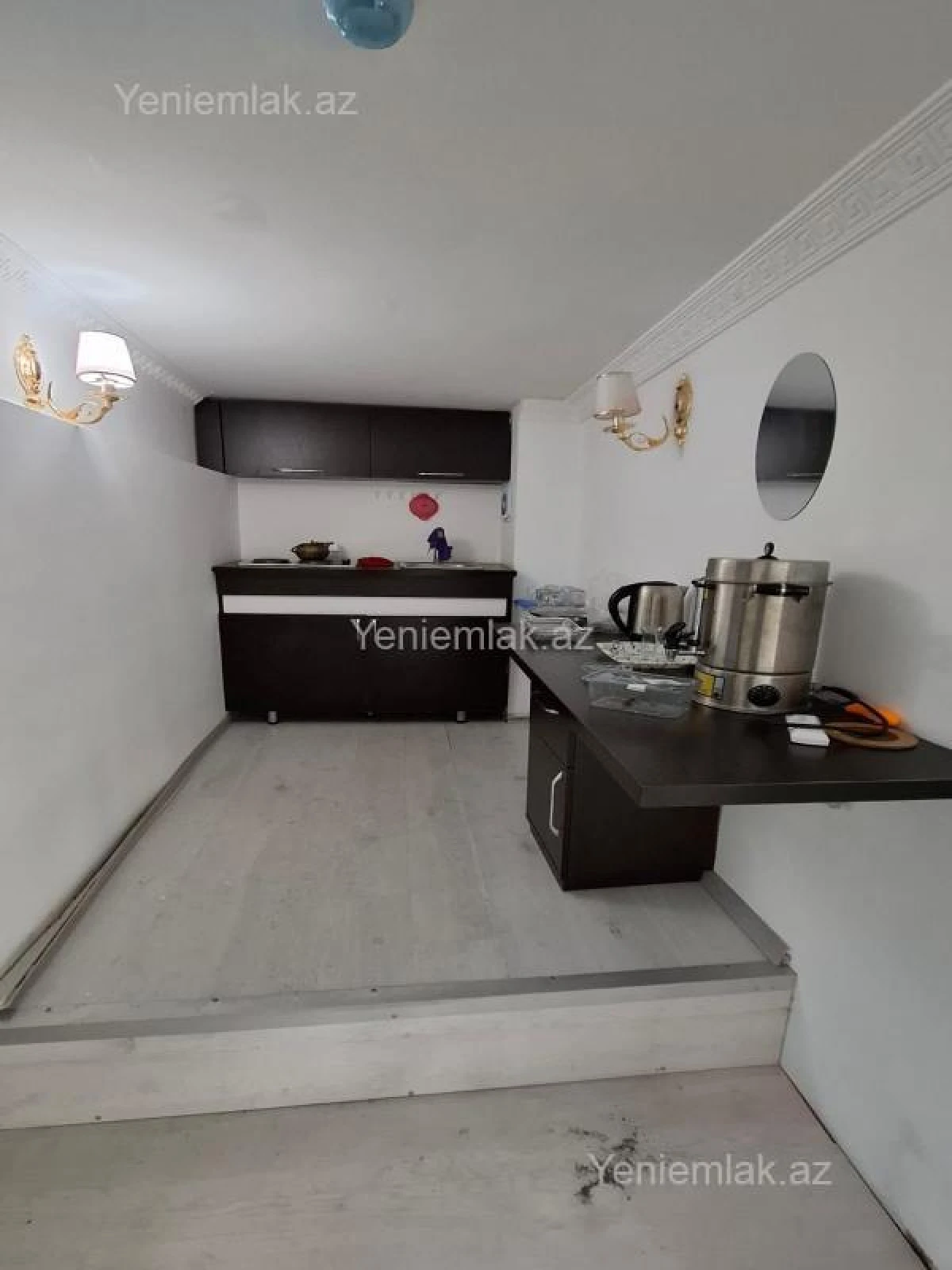 Satılır 4 otaqlı ofis 80 m²