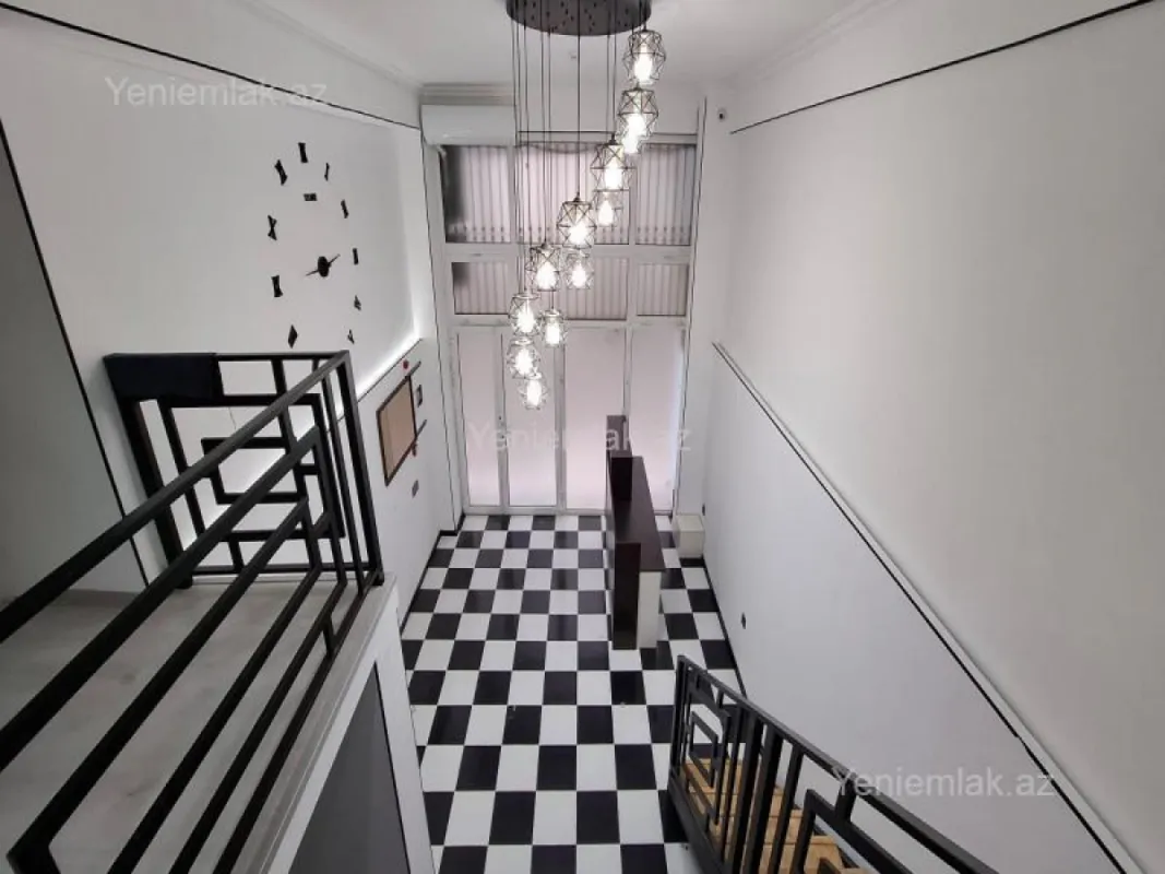 Satılır 4 otaqlı ofis 80 m²