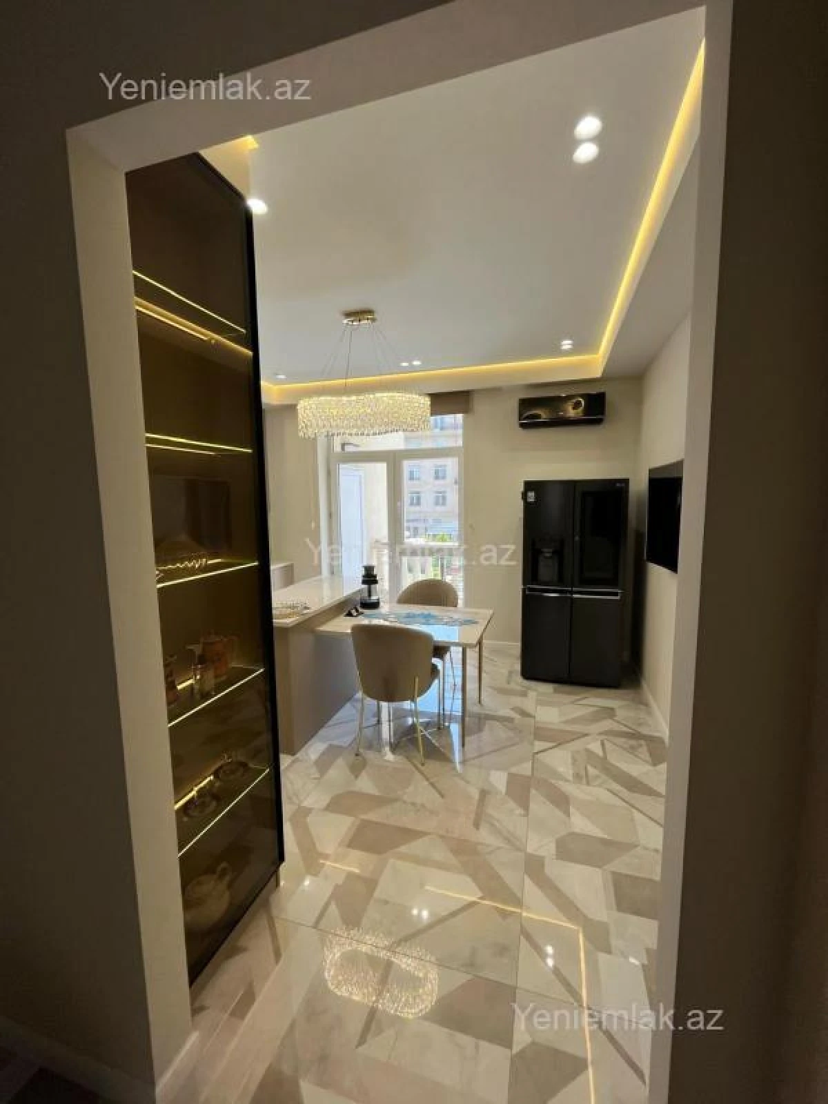 Satılır 3 otaqlı yeni tikili 135 m²
