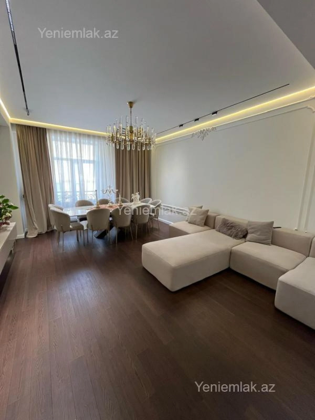 Satılır 3 otaqlı yeni tikili 135 m²