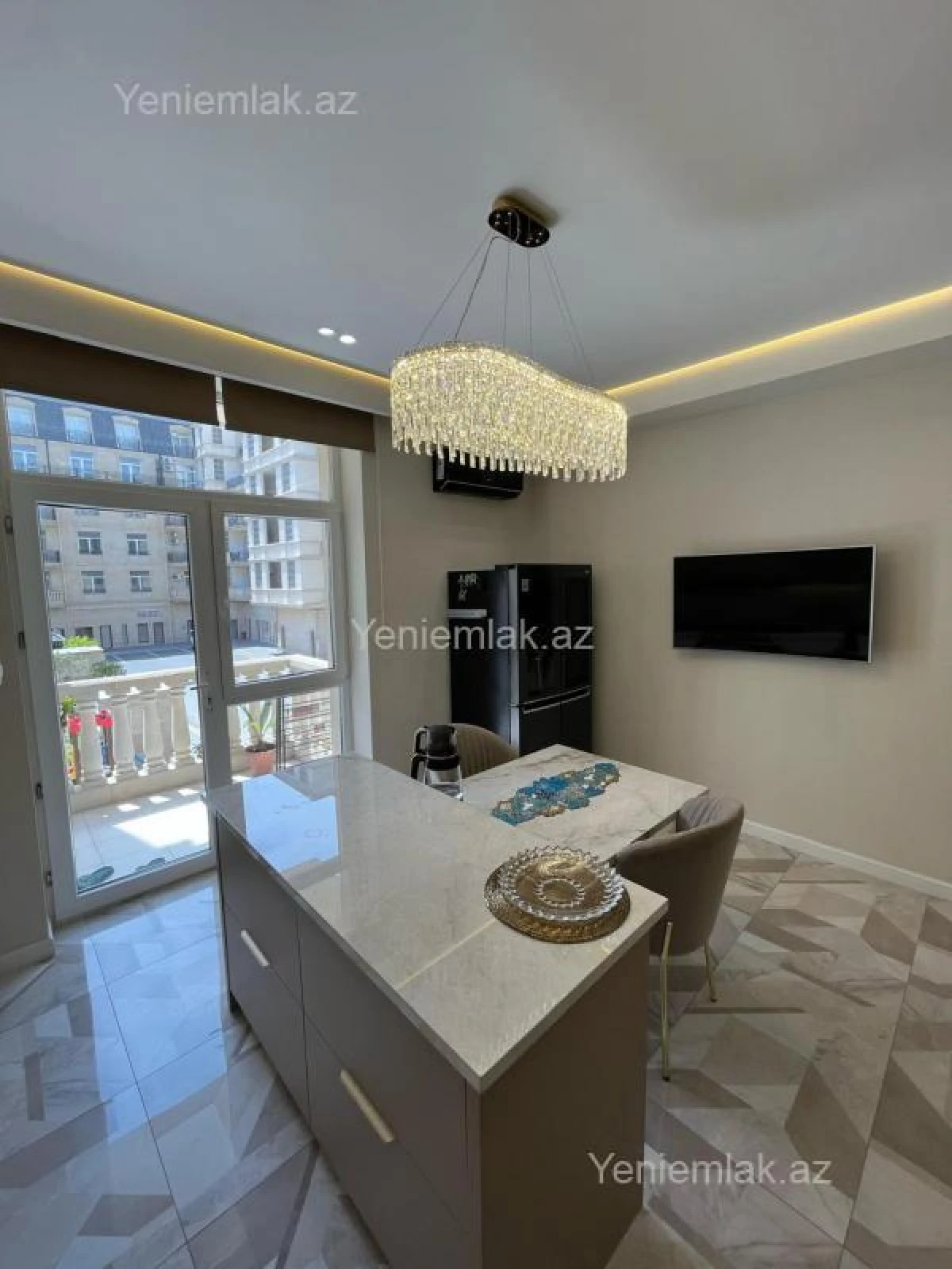 Satılır 3 otaqlı yeni tikili 135 m²