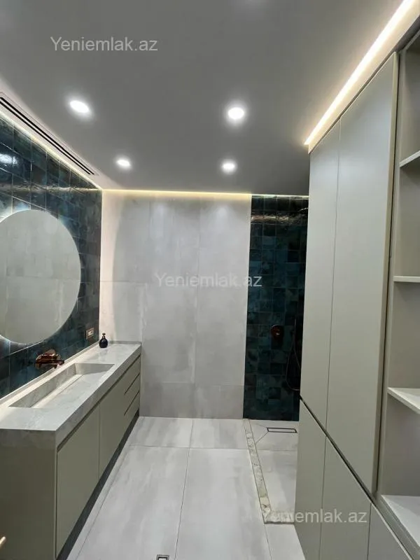 Satılır 3 otaqlı yeni tikili 135 m²