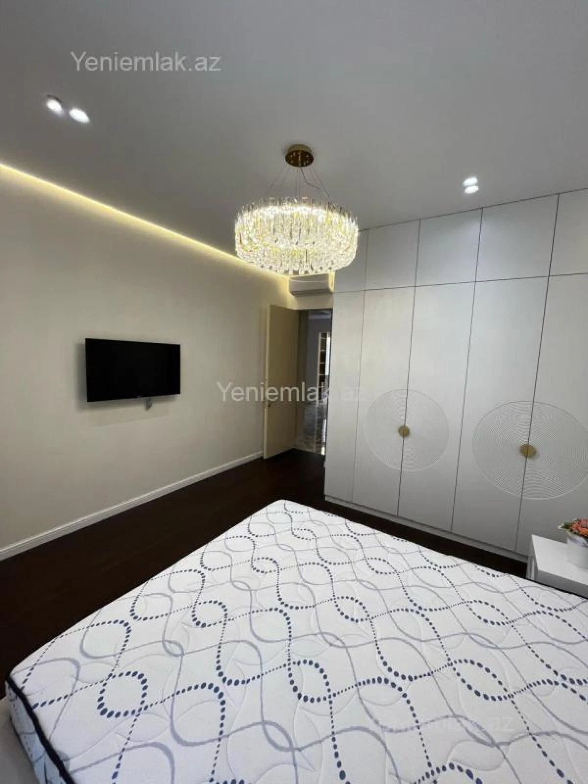 Satılır 3 otaqlı yeni tikili 135 m²