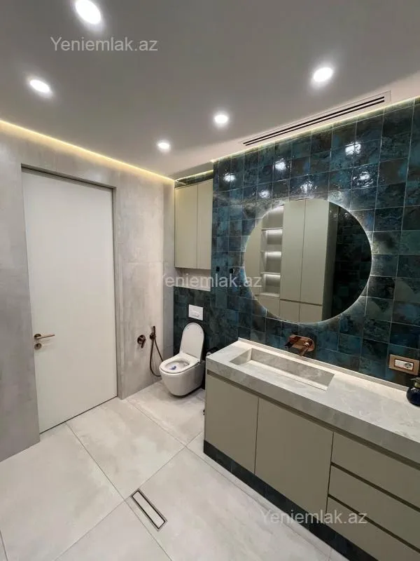 Satılır 3 otaqlı yeni tikili 135 m²