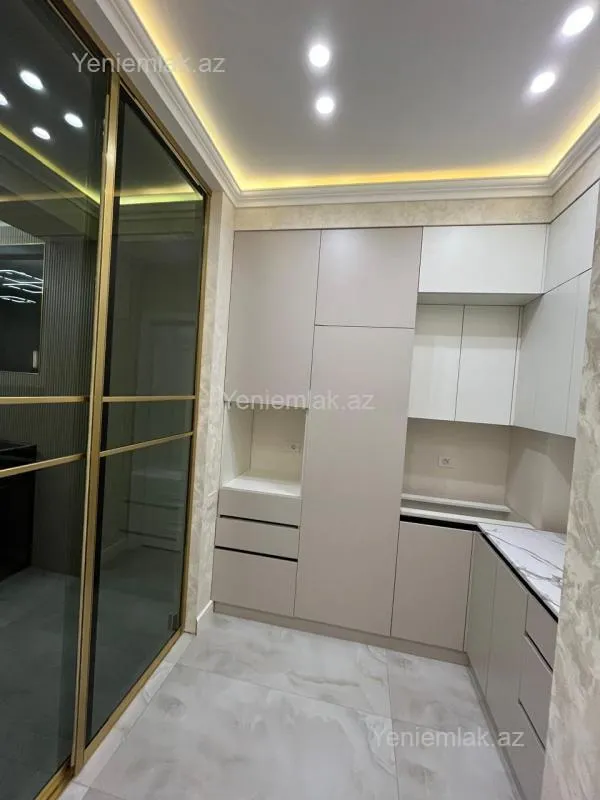 Satılır 2 otaqlı yeni tikili 72 m²