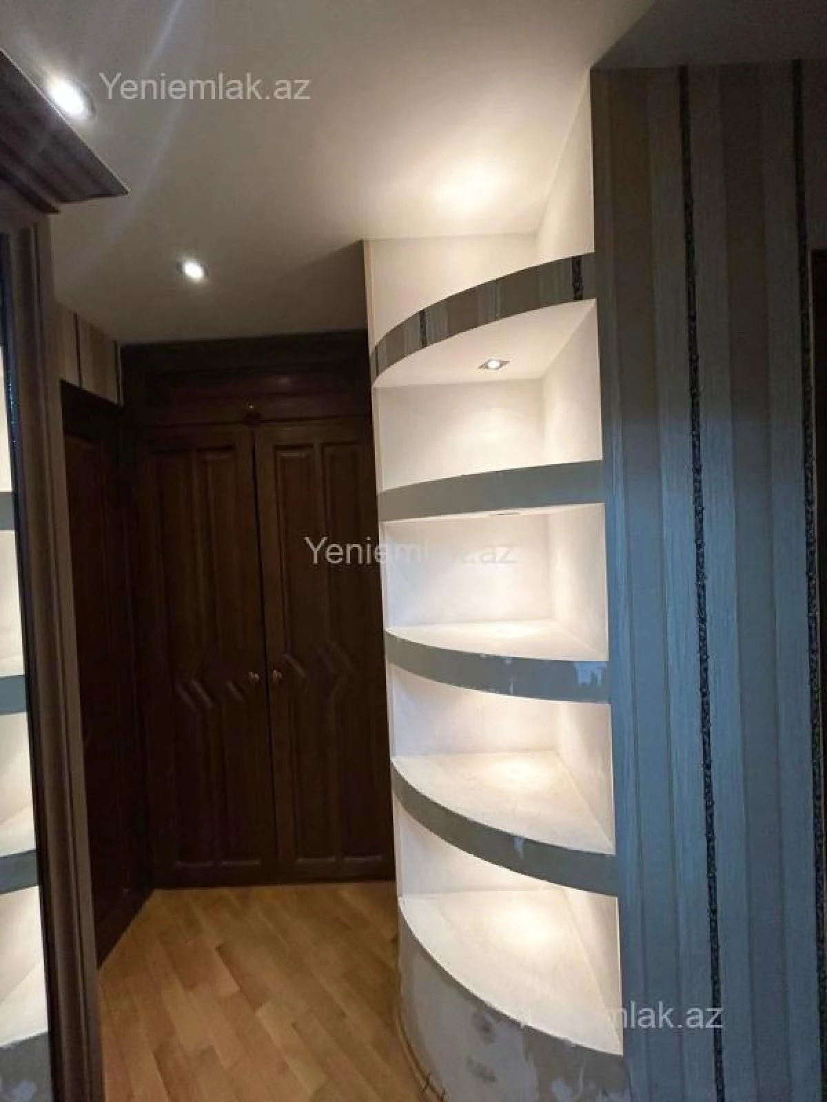 Satılır 3 otaqlı yeni tikili 85 m²