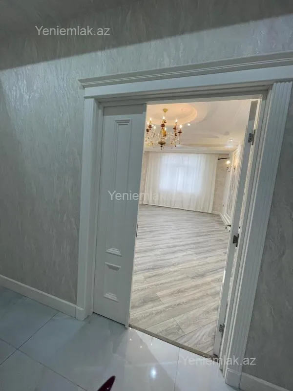 Satılır 3 otaqlı yeni tikili 130 m²