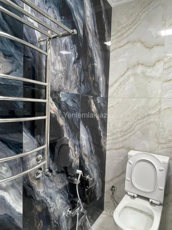 Satılır 3 otaqlı yeni tikili 130 m²