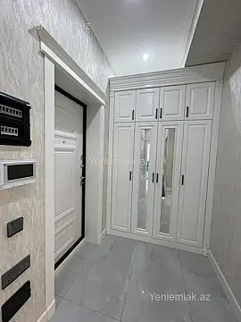 Satılır 3 otaqlı yeni tikili 130 m²