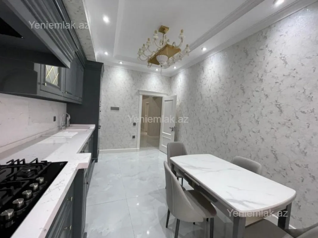 Satılır 3 otaqlı yeni tikili 130 m²