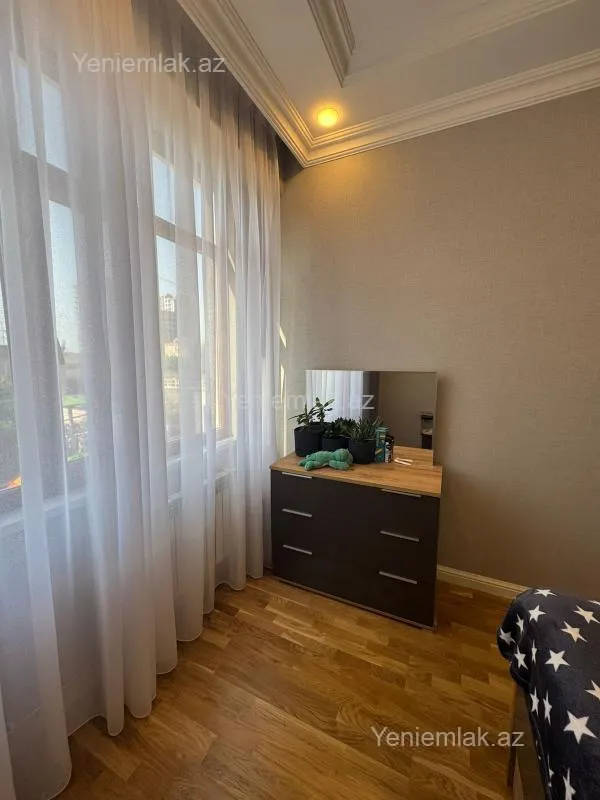 Satılır 2 otaqlı yeni tikili 60 m²