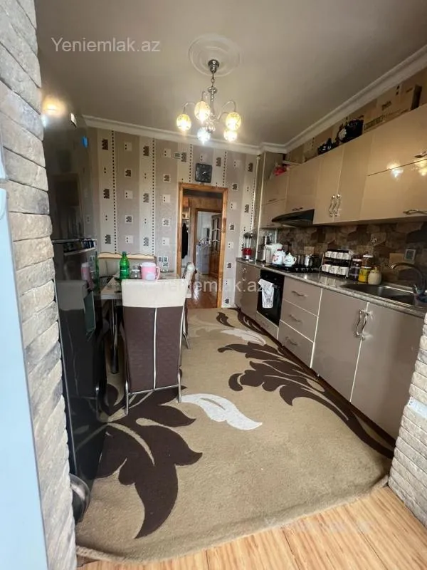 Satılır 3 otaqlı köhnə tikili 85 m²