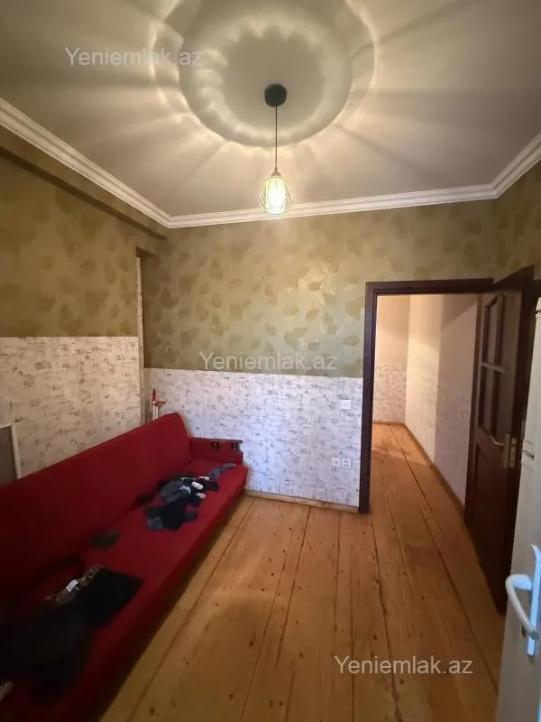 Satılır 2 otaqlı köhnə tikili 45 m²