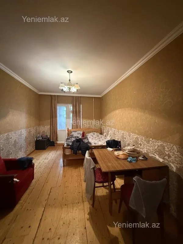 Satılır 2 otaqlı köhnə tikili 45 m²