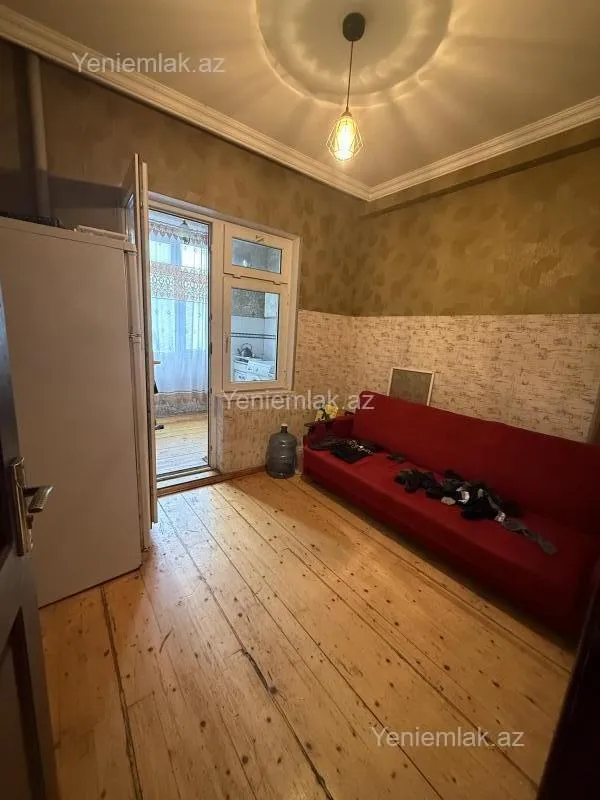 Satılır 2 otaqlı köhnə tikili 45 m²