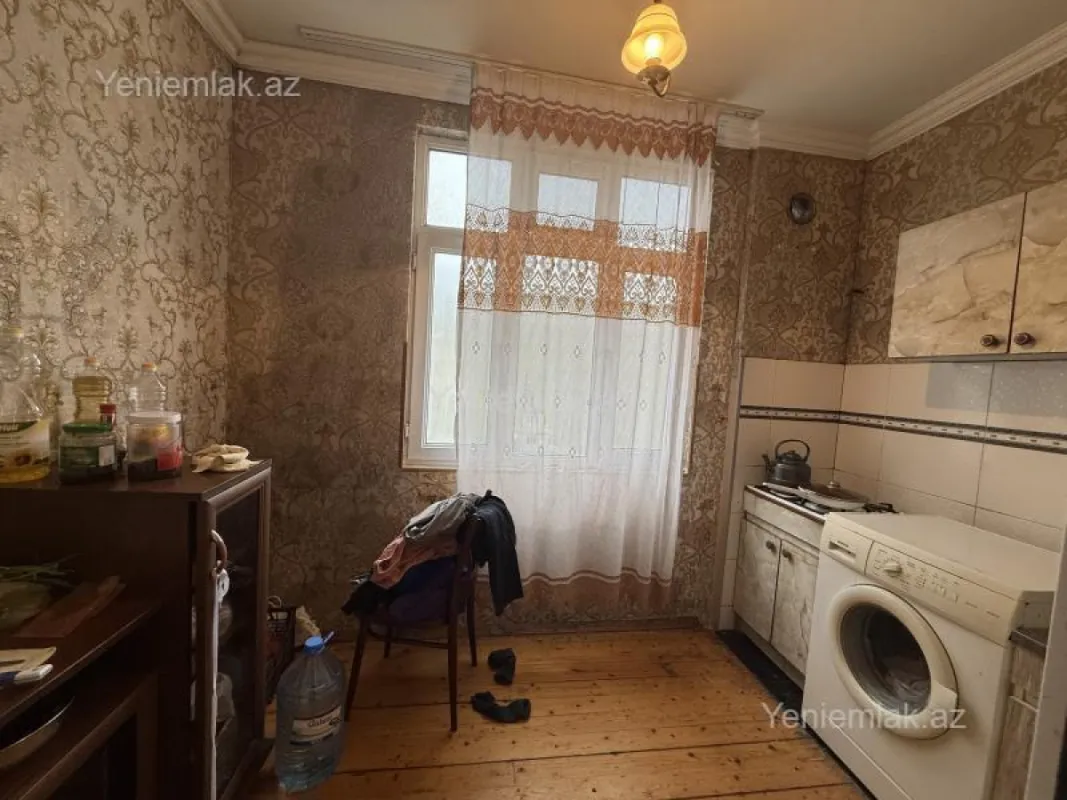 Satılır 2 otaqlı köhnə tikili 45 m²