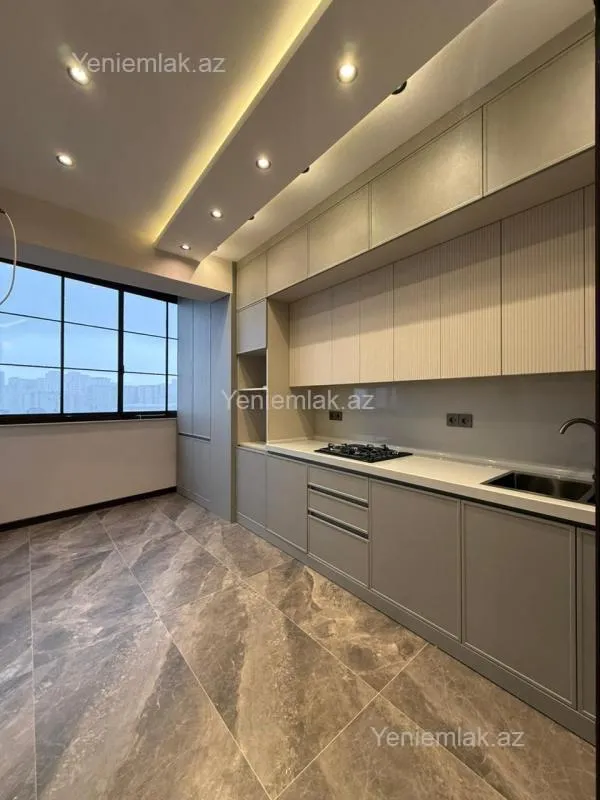 Satılır 3 otaqlı yeni tikili 140 m²