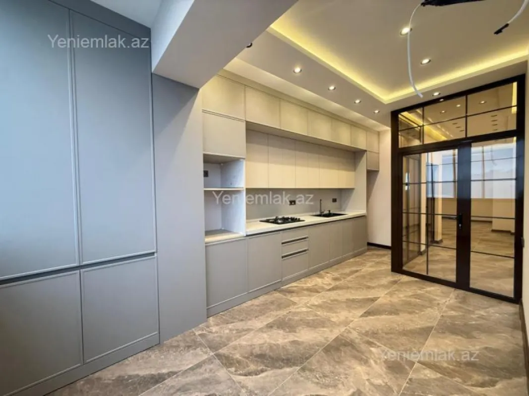 Satılır 3 otaqlı yeni tikili 140 m²