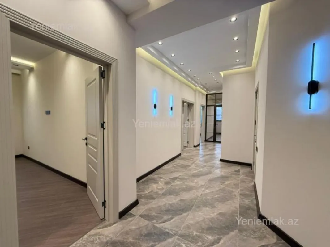 Satılır 3 otaqlı yeni tikili 140 m²