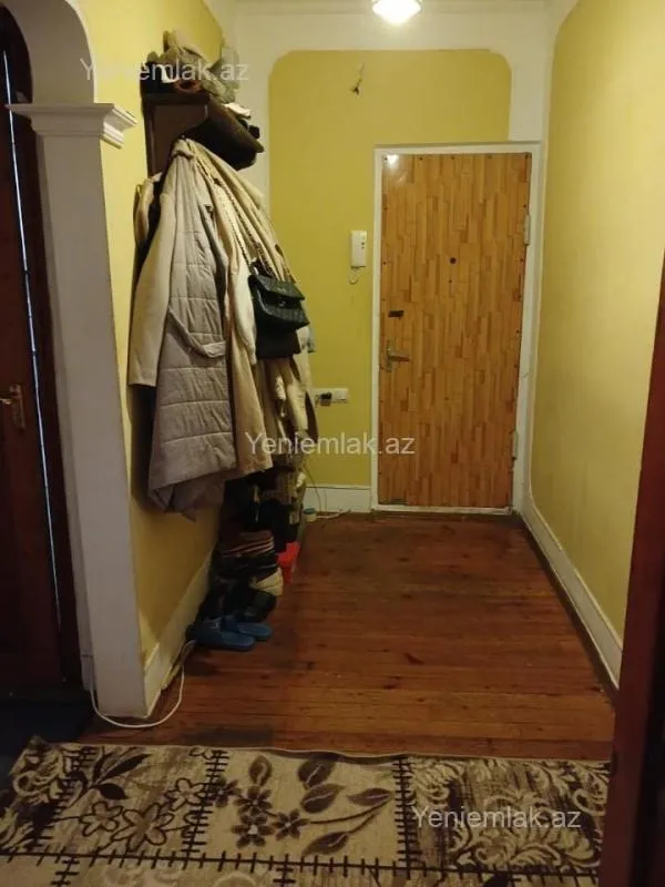 Satılır 3 otaqlı köhnə tikili 80 m²