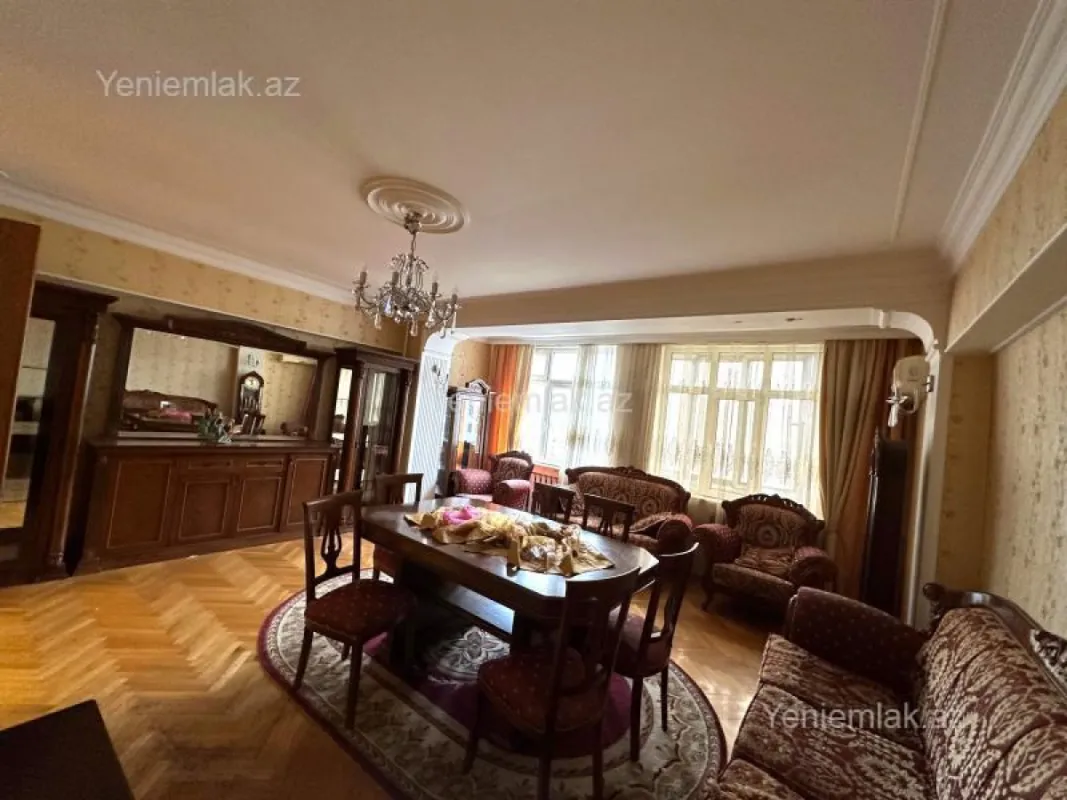 Satılır 3 otaqlı köhnə tikili 70 m²