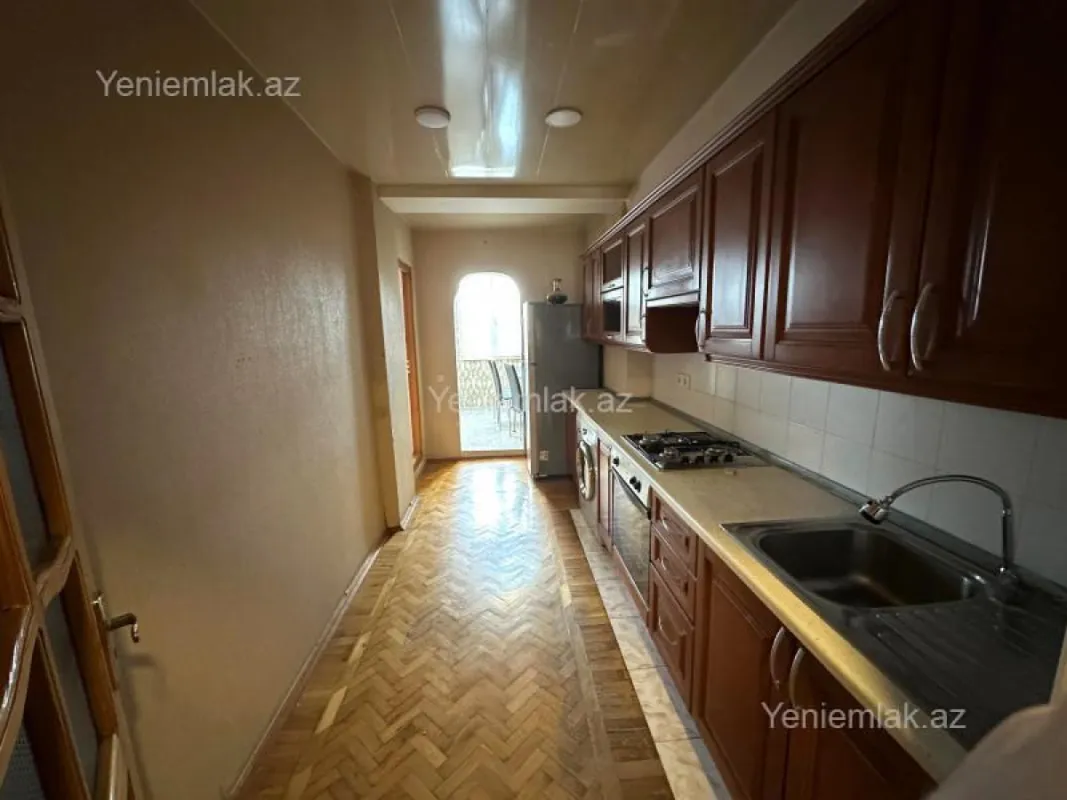 Satılır 3 otaqlı köhnə tikili 70 m²