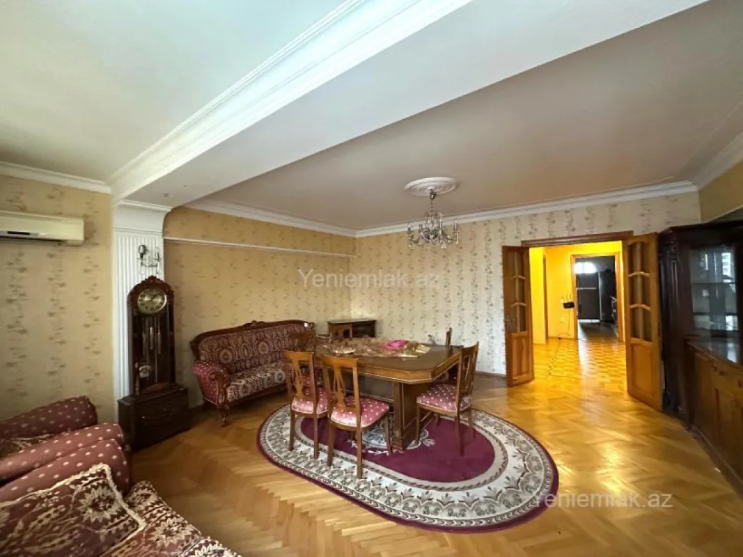 Satılır 3 otaqlı köhnə tikili 70 m²