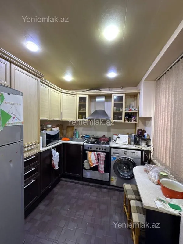 Satılır 3 otaqlı köhnə tikili 70 m²