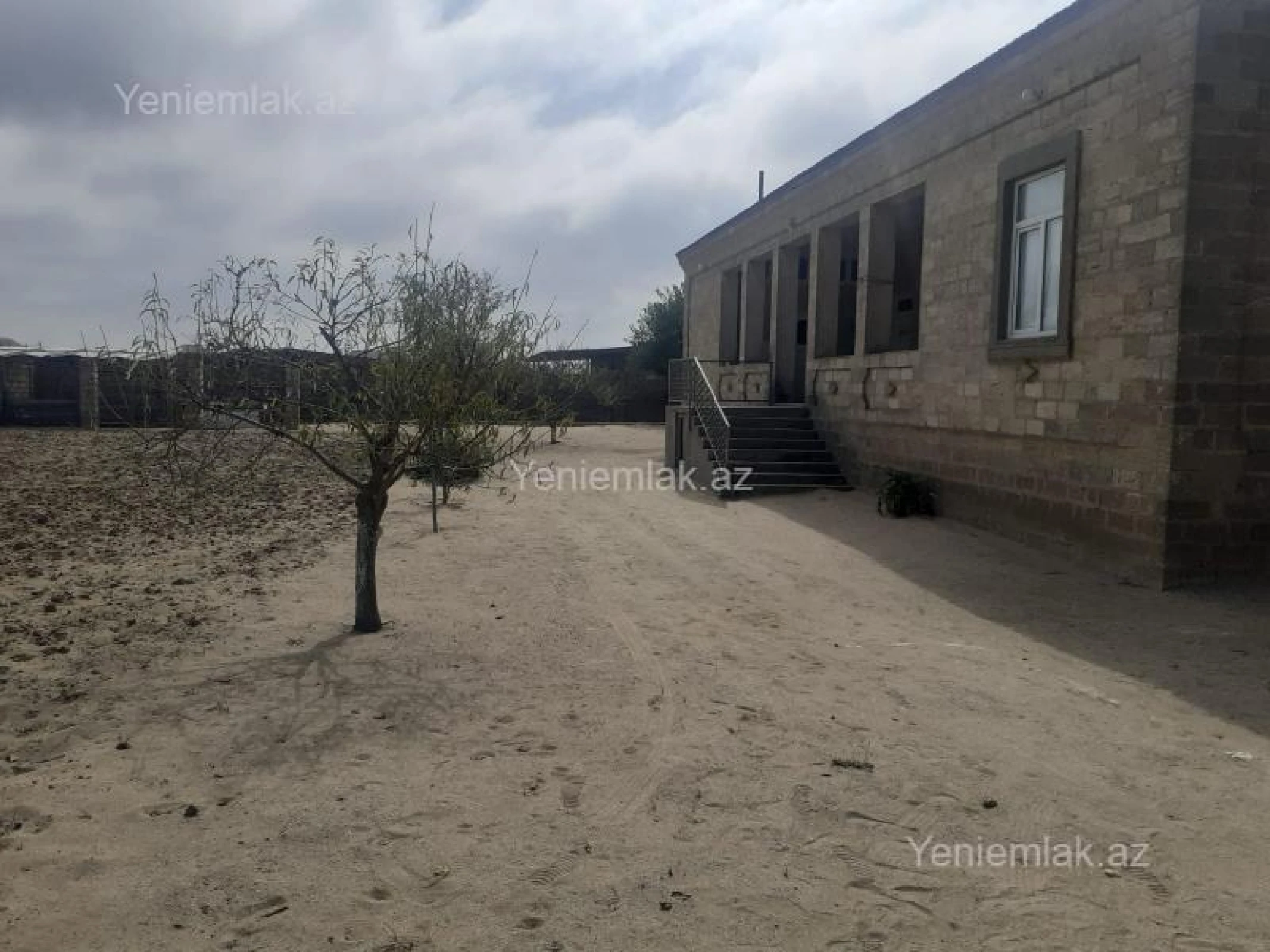 Satılır 7 otaqlı həyət evi 320 m²