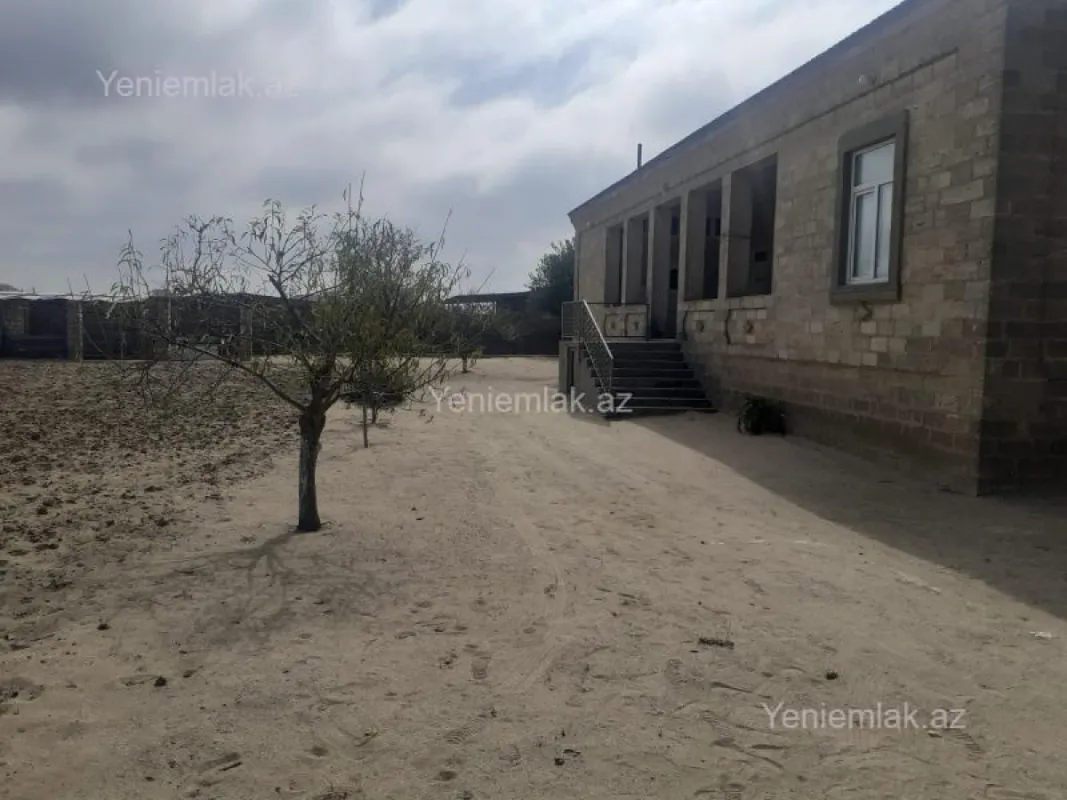 Satılır 7 otaqlı həyət evi 320 m²