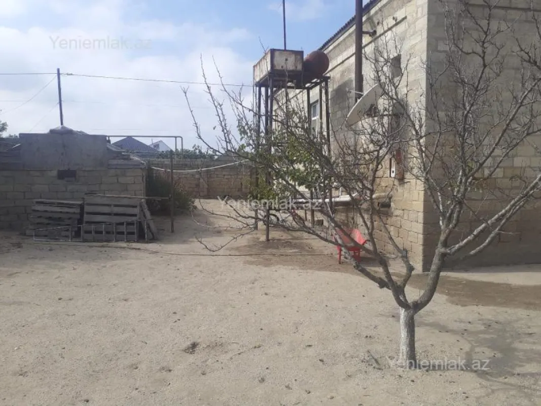 Satılır 7 otaqlı həyət evi 320 m²