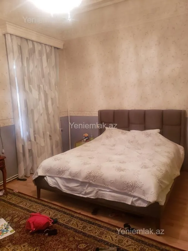 Satılır 6 otaqlı həyət evi 250 m²